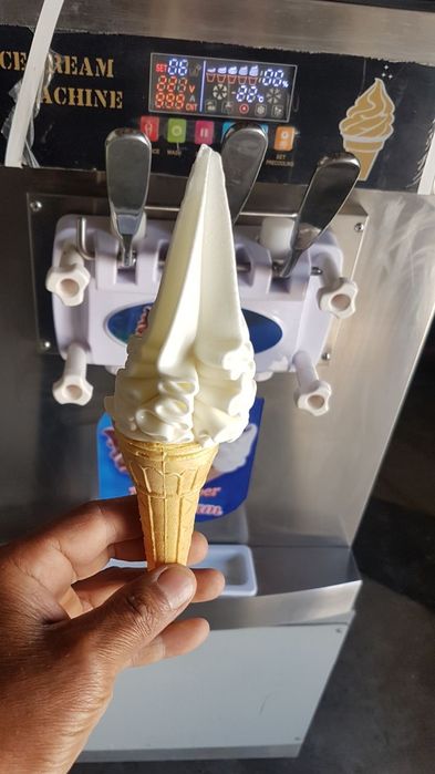 Мороженный аппарат 220V