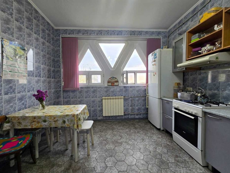 Продам 4-комнатную квартиру Орбита 2