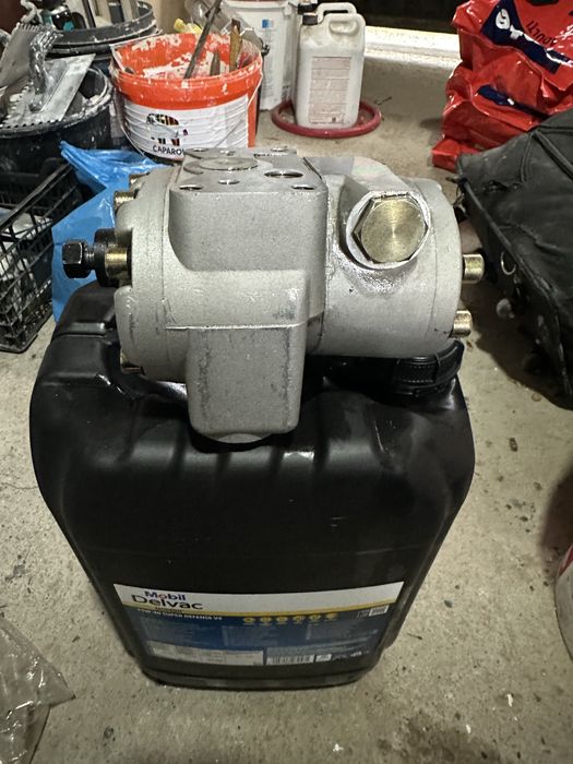 Pompa hidraulica u650