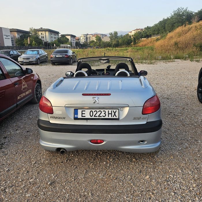 Автомобил  Peugeot 206