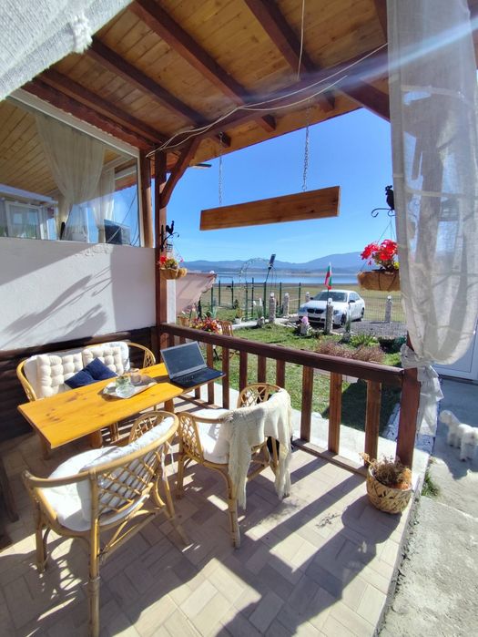 Къща за гости на брега на язовир Батак .Тишината от която имате нужда