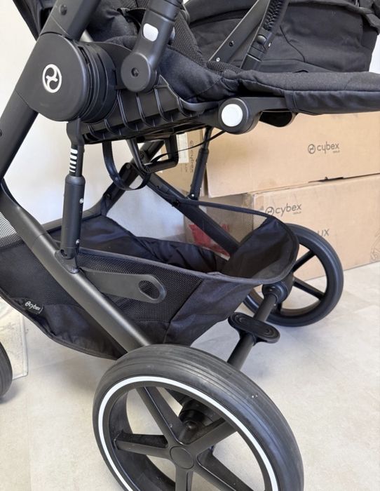 Бебешка количка Cybex Balios S Lux  Moon Black 2025