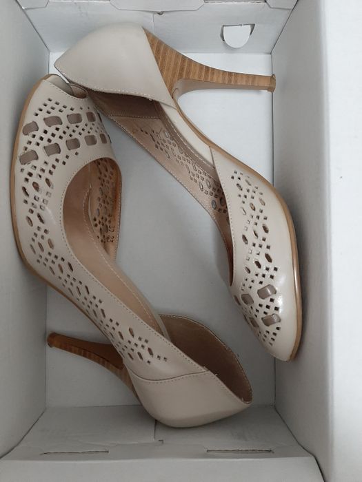 из натуральной кожи