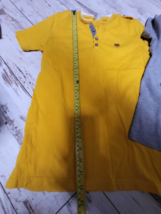 Марков лот две тениски и дънкови панталонки 134см. за 10лв.