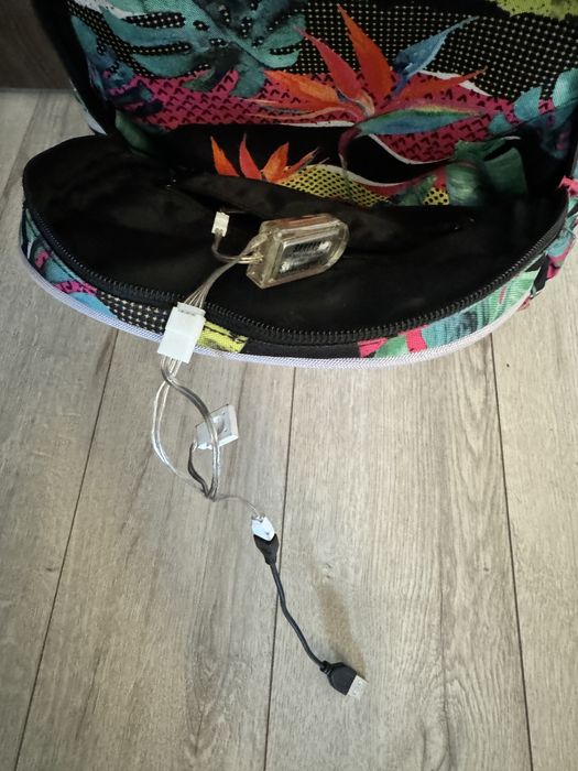 Ghiozdan Troler Coolpack LED JUNIOR PARADISE 44*31*19cm