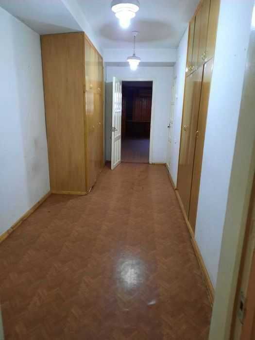 Продаётся помещение в центре на Дархане.