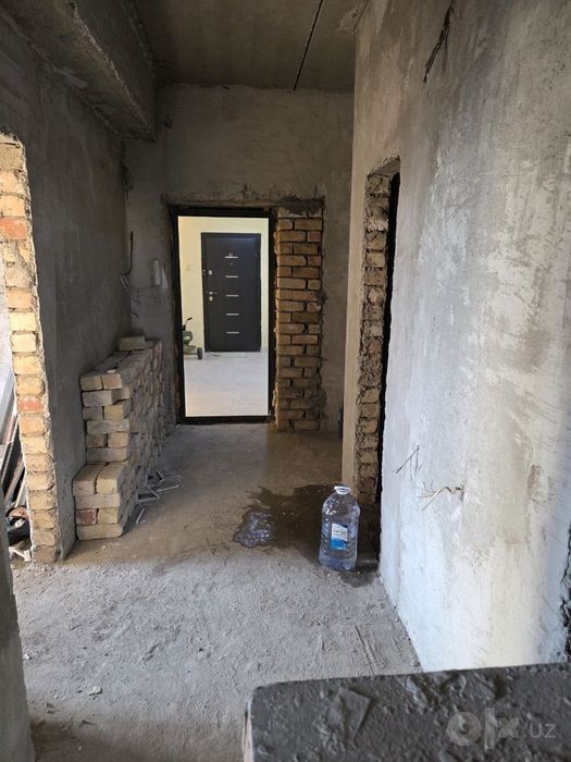 Срочно сотилади Сергели 6. 3хона 79м² коробка