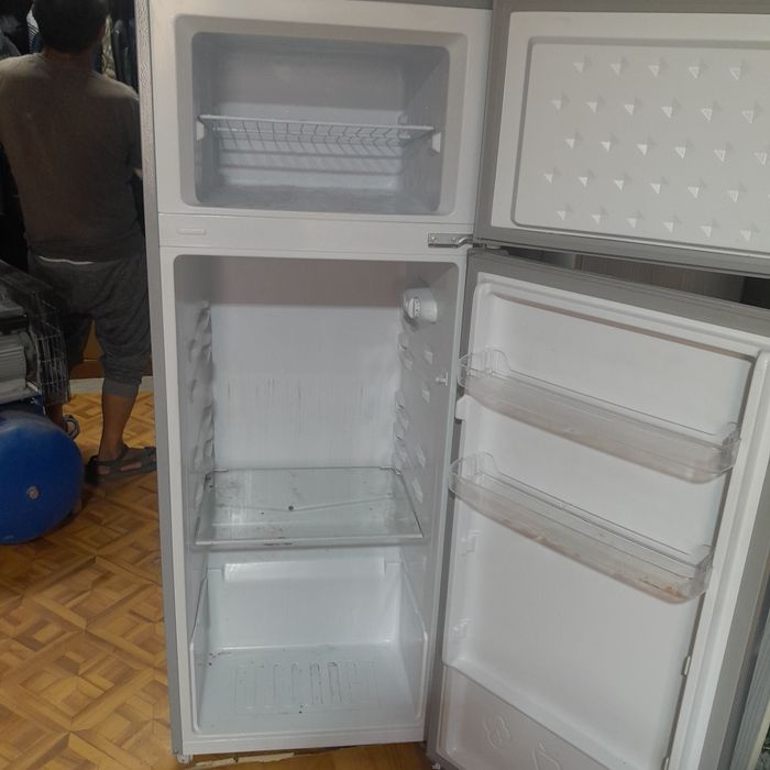 Продаеться холодильник