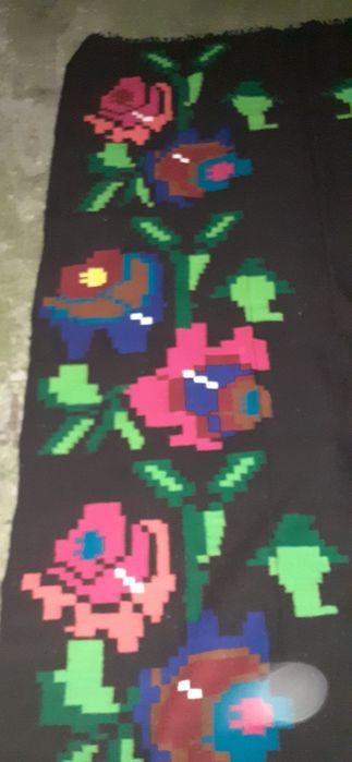 Нови, неупотребявани ръчно тъкани вълнени черги и килими