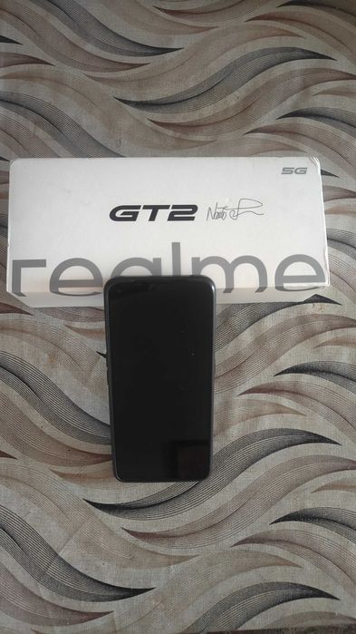 Realme GT2 се продава спешно.