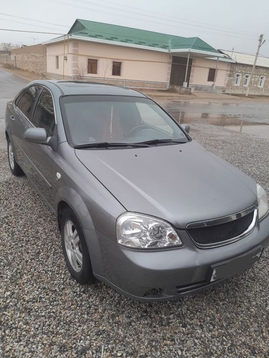 Lassette 1.6 2013 yili hamma xarajati qilingan aftomat