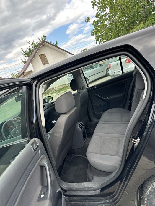 Vand golf 5  1.4 benzina