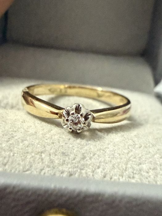 Бриллиантовое кольцо