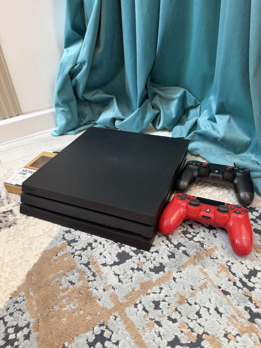 Ps 4 PRO 1 TB + 2 геймпада и с играми