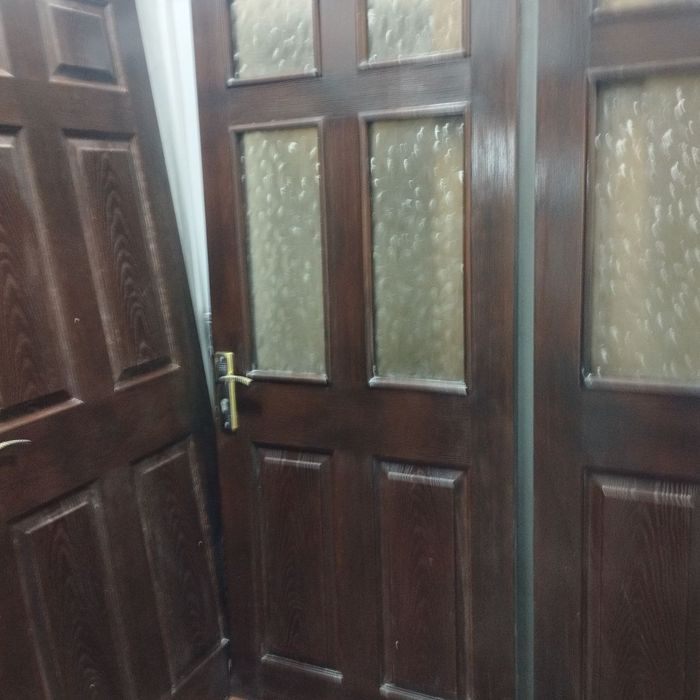 Продам двери 5 штук в хорошем состоянии.