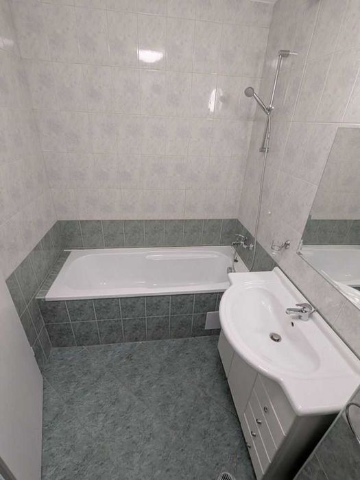 Просторен двустаен апартамент с гледка море, Първа линия