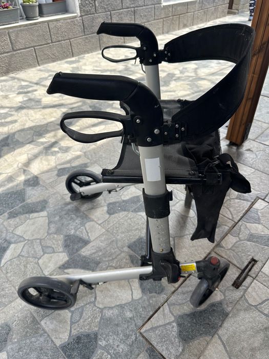 Проходилка (Ролатор)