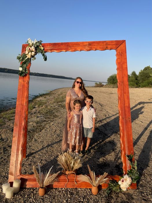 Дървена рамка за събития под наем