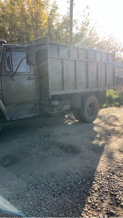 Вывоз снега на газоне