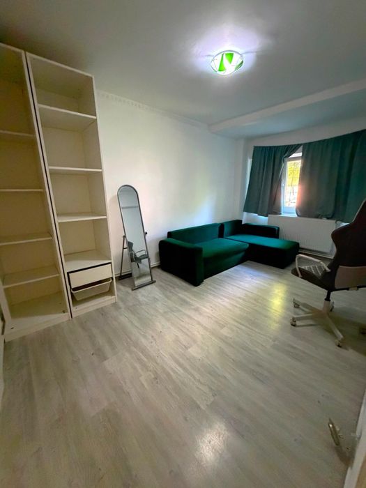 Urgent:Vand apartament 3 camere decomandate