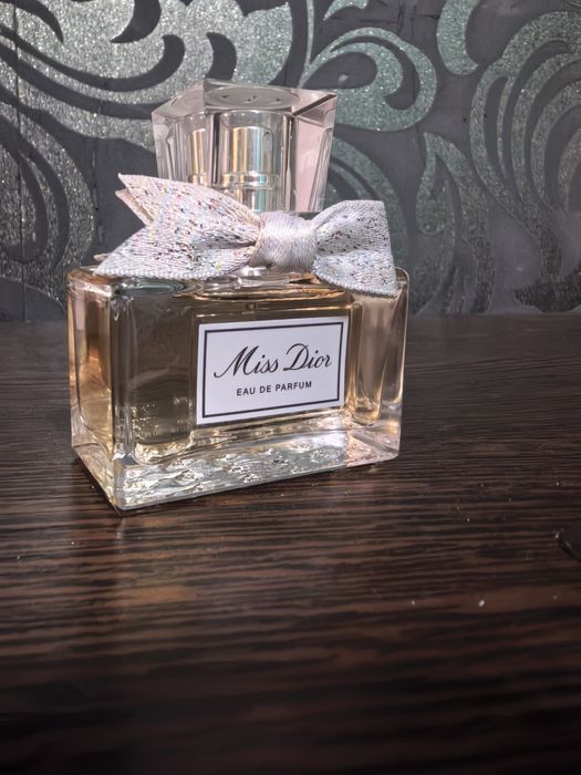 Продам парфюм оригинал