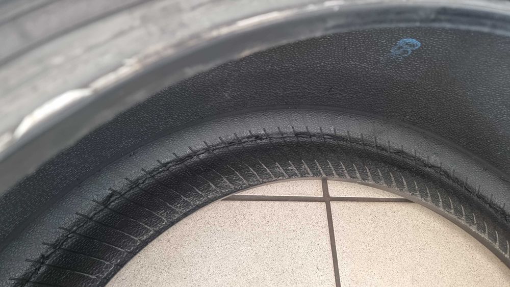 Летни гуми 245/40/20, 2 бр.  235/75/20, 2 броя PZERO за БМВ 7, спорт,