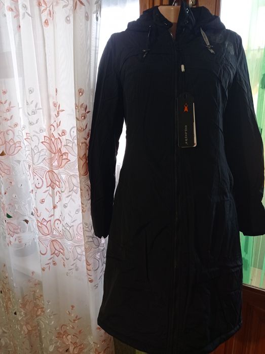 Продам женские пальто и куртки