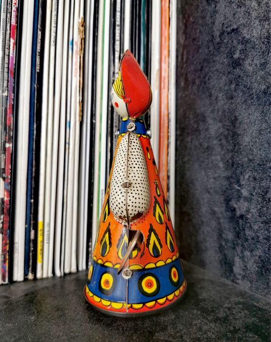 Антикварна колекция навиваща играчка фигура матрьошка кукла метална