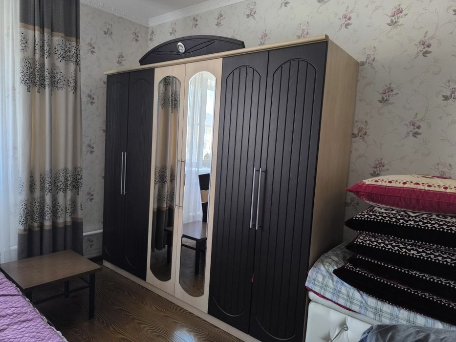 Продаётся спальный гарнитур.