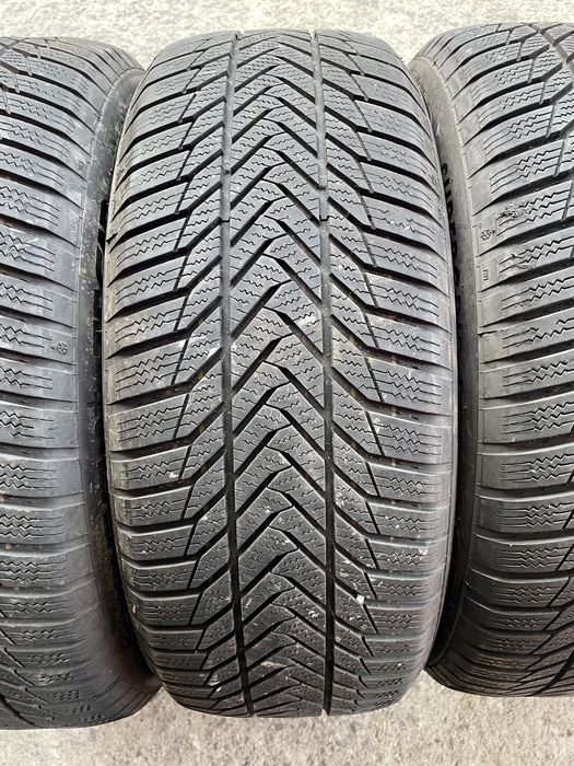 4 броя Зимни Гуми 215/55/17 ESA TECAR ДОТ: 2520