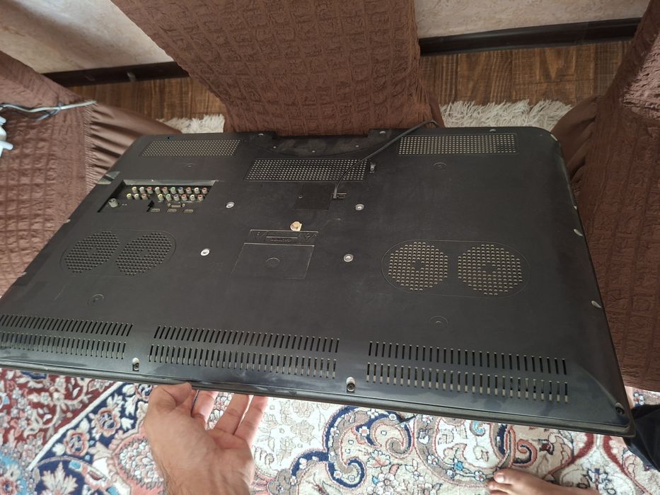 Продаётся телевизор роисон 32 (не смарт) экран не рабочий