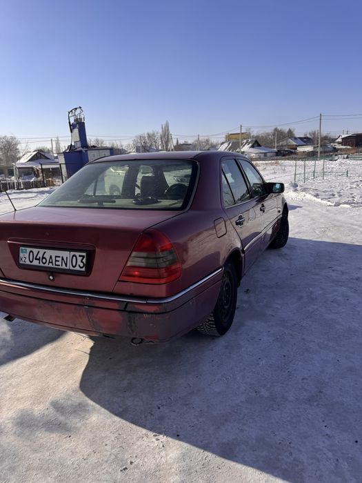 Продам mercedes c180