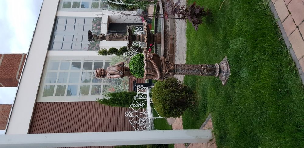 ghiveci flori/jardiniera flori/statueta gradina/ornament gradina/