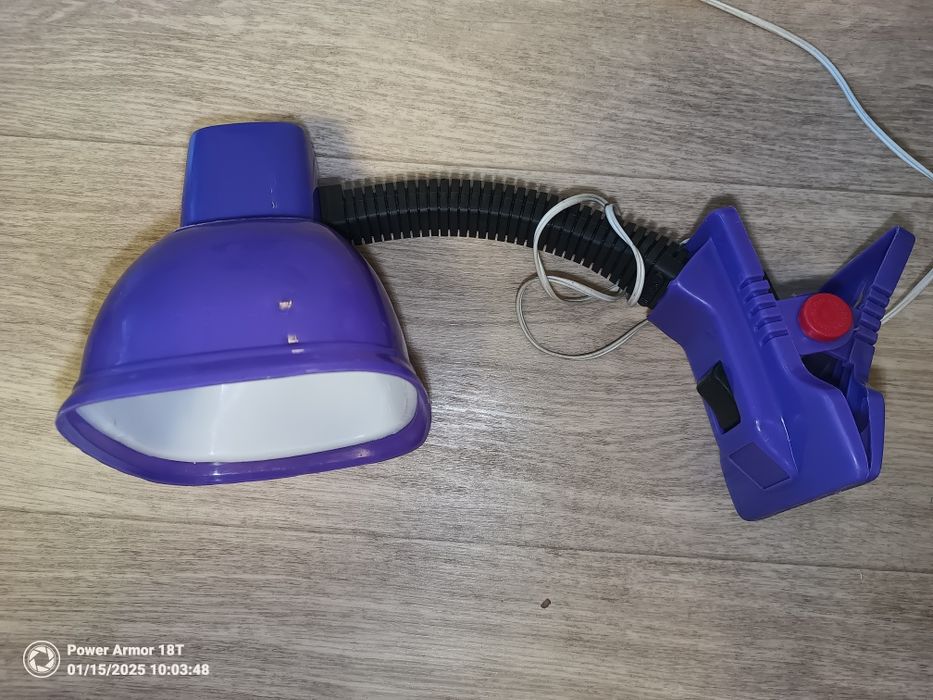 Светильник с прищепкой