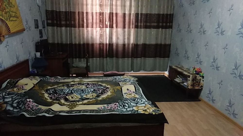Яшнабадский район крестик 40-лет  4 комнатная квартира