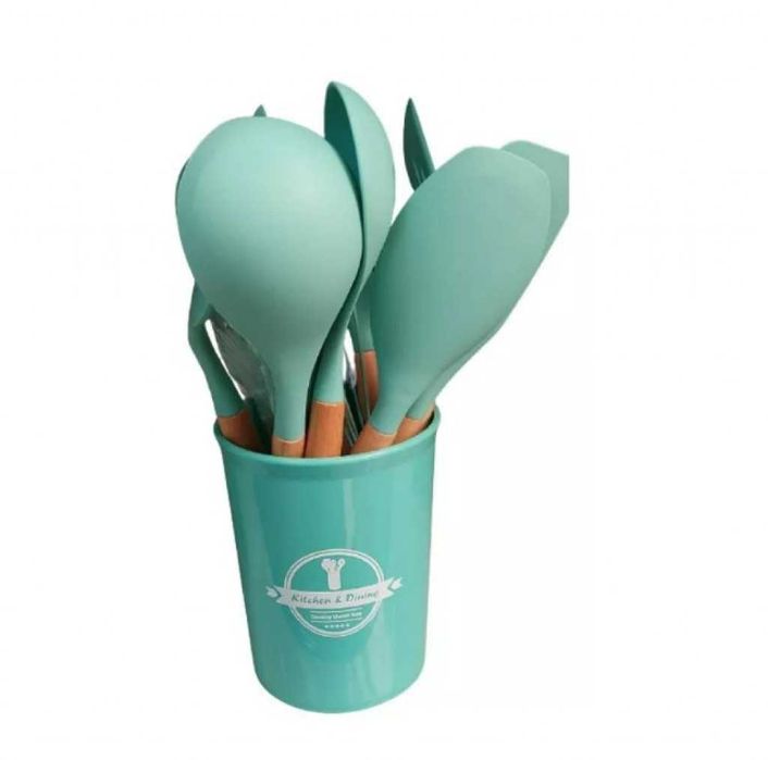 Комплект кухненски прибори – 11 броя в кръгла поставка