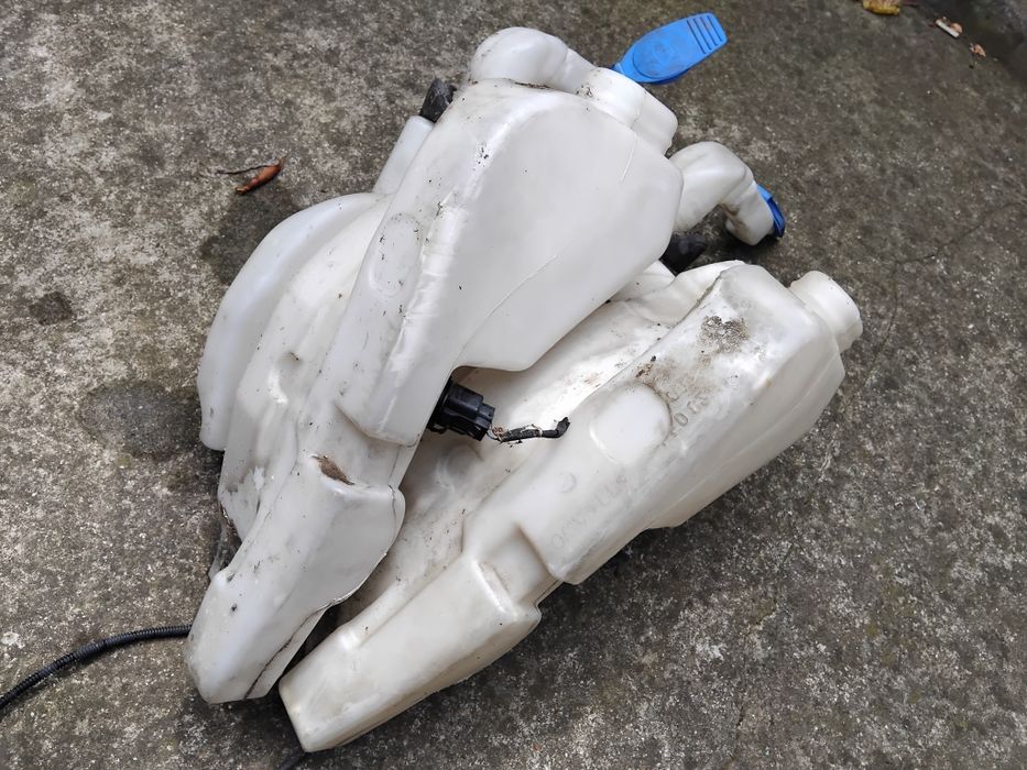 Казанче течност за чистачки Audi A8 D3 Ауди