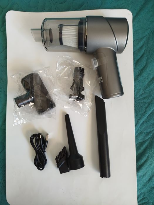 Mini aspirator cu acumulator ,pentru masina,aspirare locuri inguste  (tocuri de geam , cosmetica, pilire etc )