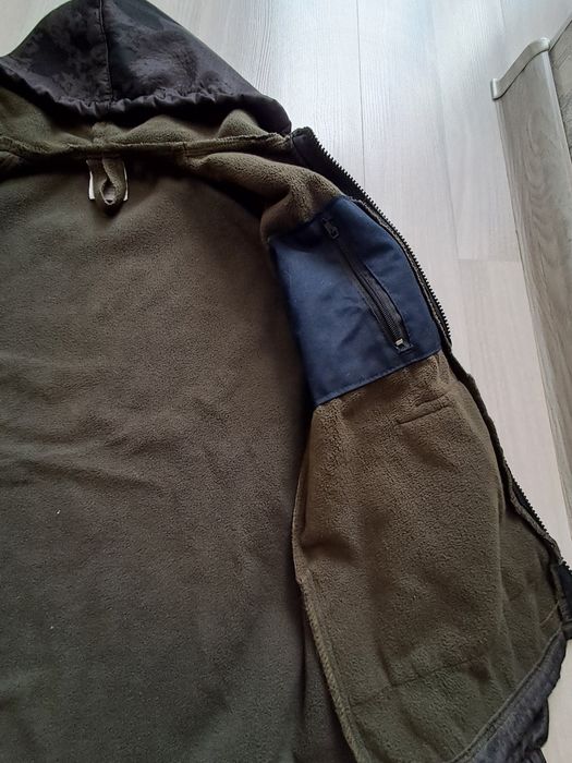 Продам ветровку для мальчика