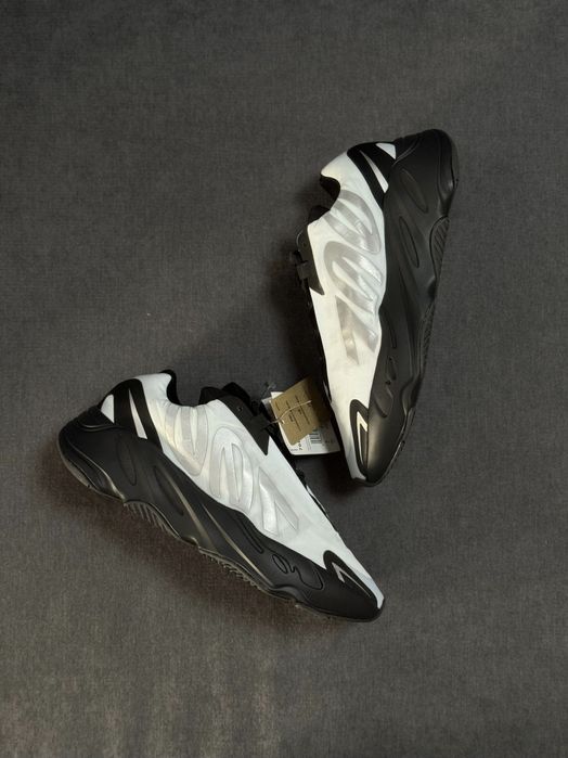 Adidas Yeezy 700 nr 44.5 originali