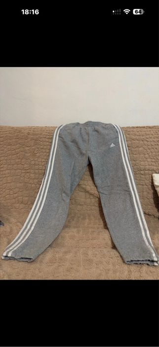 Pantaloni de trening adidas