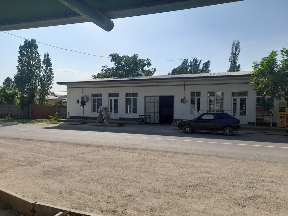 Уй,магазин 2та, сотилади 9 сотик турар жой.