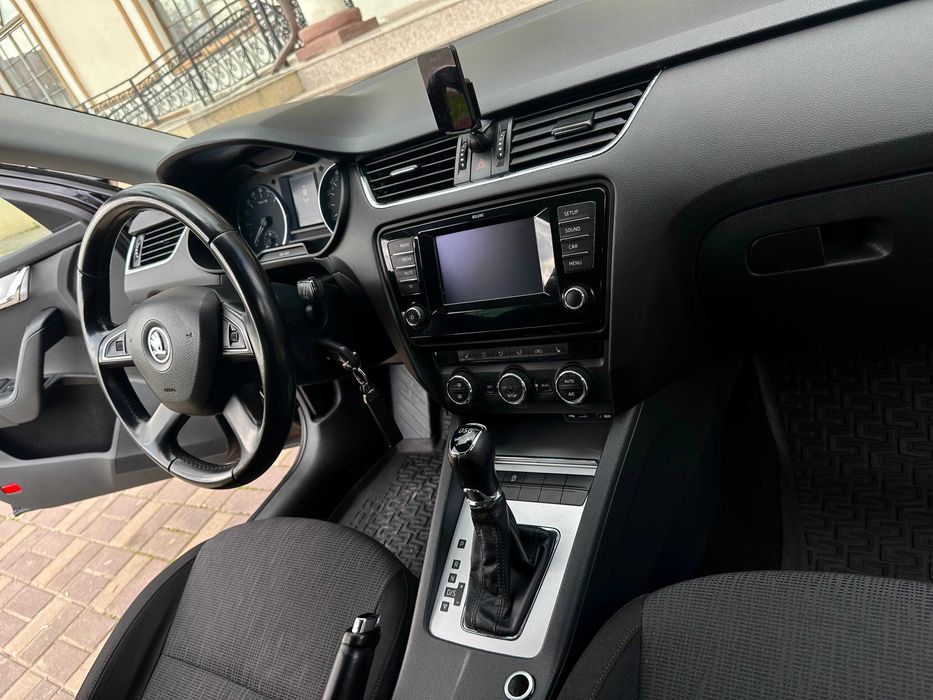 Škoda Octavia III 2.0 TDI DSG – 140 CP – Euro 5