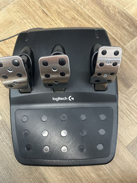 Продам игровой  руль