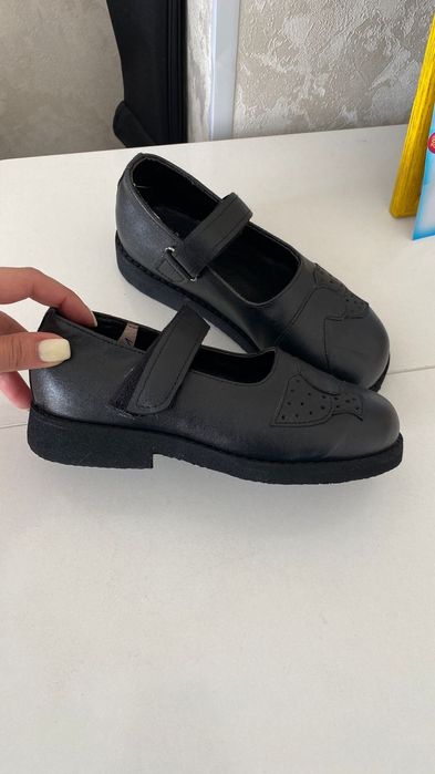 Продам детскую обувь