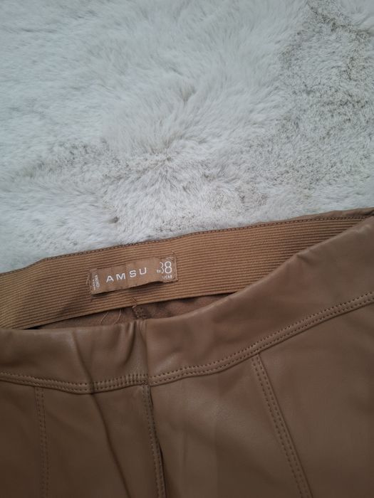 Кафяв кожен клин