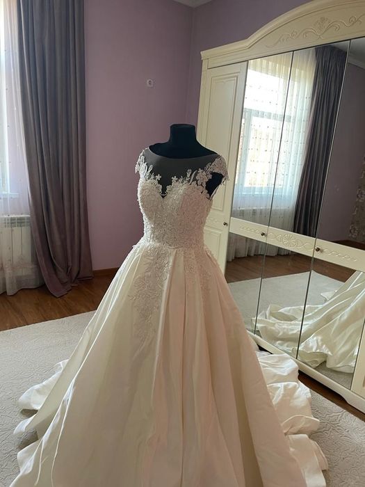 Продам свадебное платье