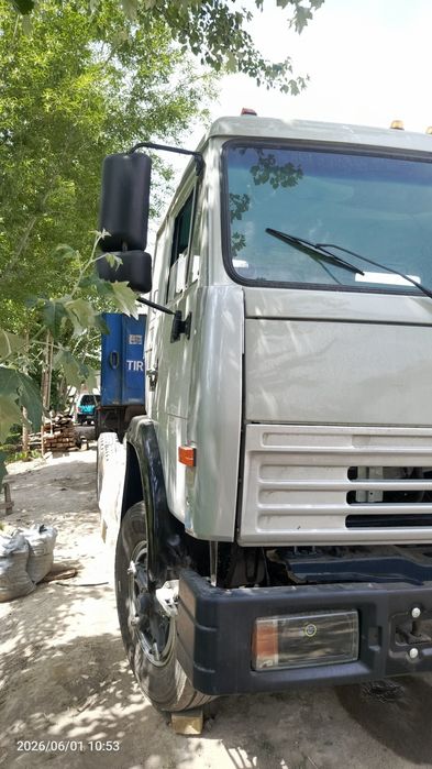 Камаз сотилади тягач 2000 й 13000долр документ гба саларкада юради