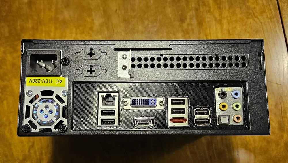 Universal IO shield 3D print pentru orice model de placa de baza