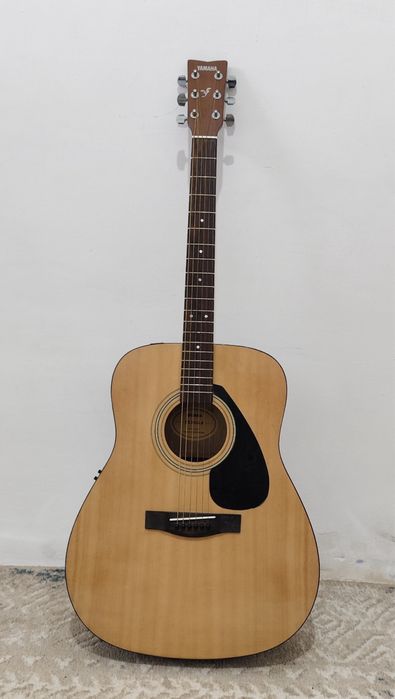 Гитара YAMHA(электрон) Срочна сотаман